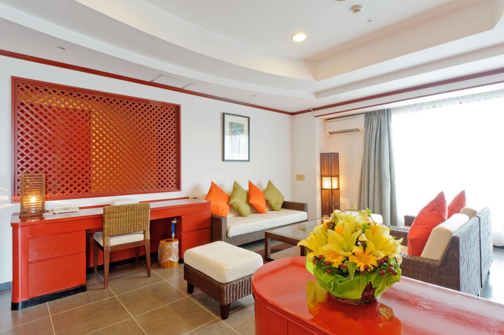 Okinawa Grand Mer Resort Экстерьер фото